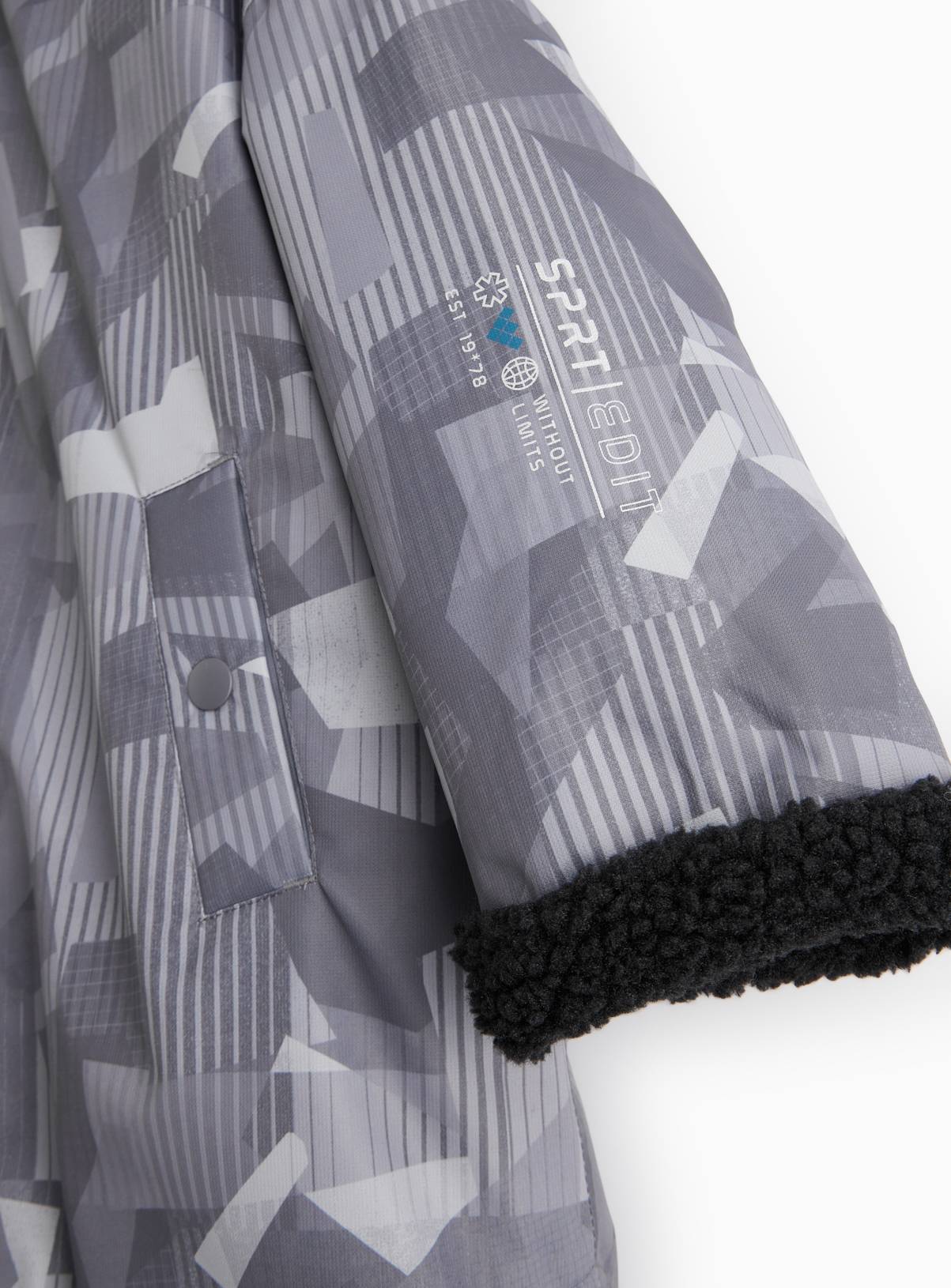Grey Camo Printed Changing Robe 7-10 years - Image 2